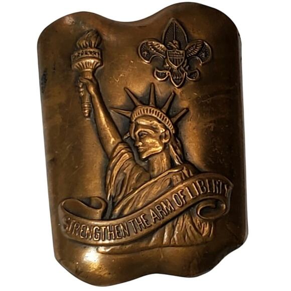Boy Scout Of America 1950 Bronze Strengthen The Arm Of Liberty Neckerchief Slide - Picture 1 of 3